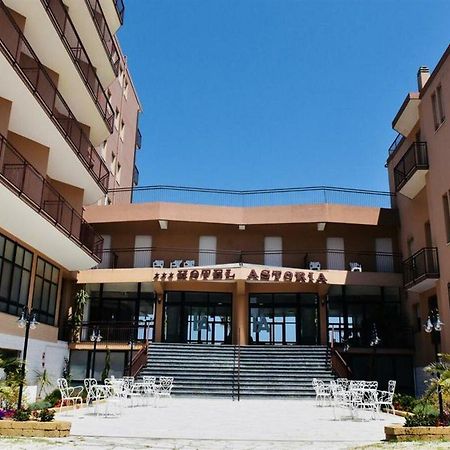 Astoria Hotel Pesaro Luaran gambar