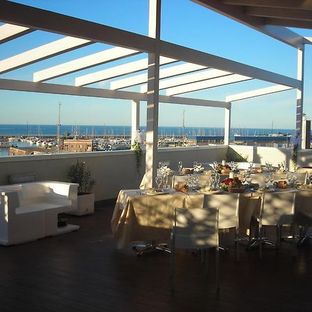 Astoria Hotel Pesaro Luaran gambar