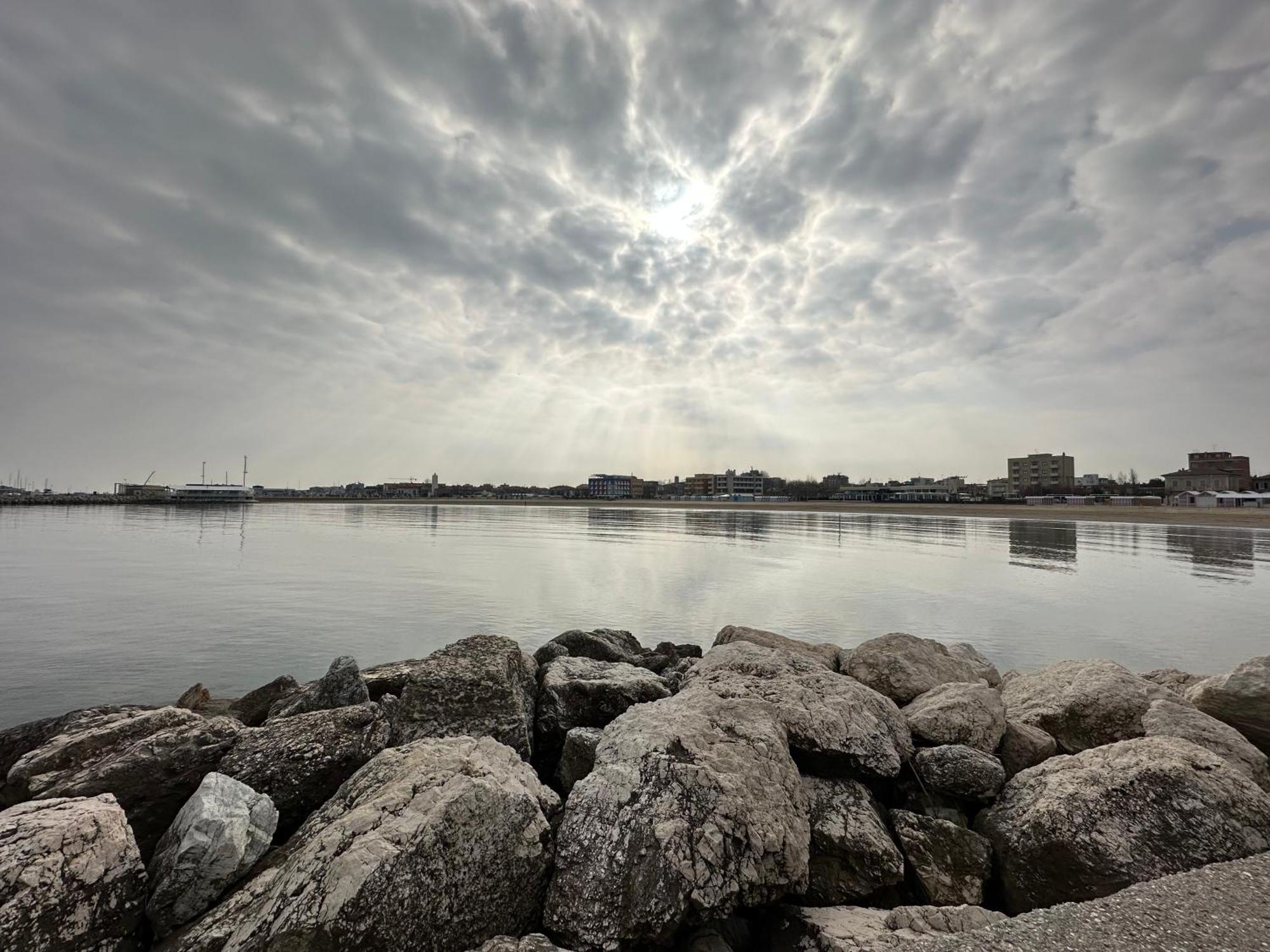 Astoria Hotel Pesaro Luaran gambar