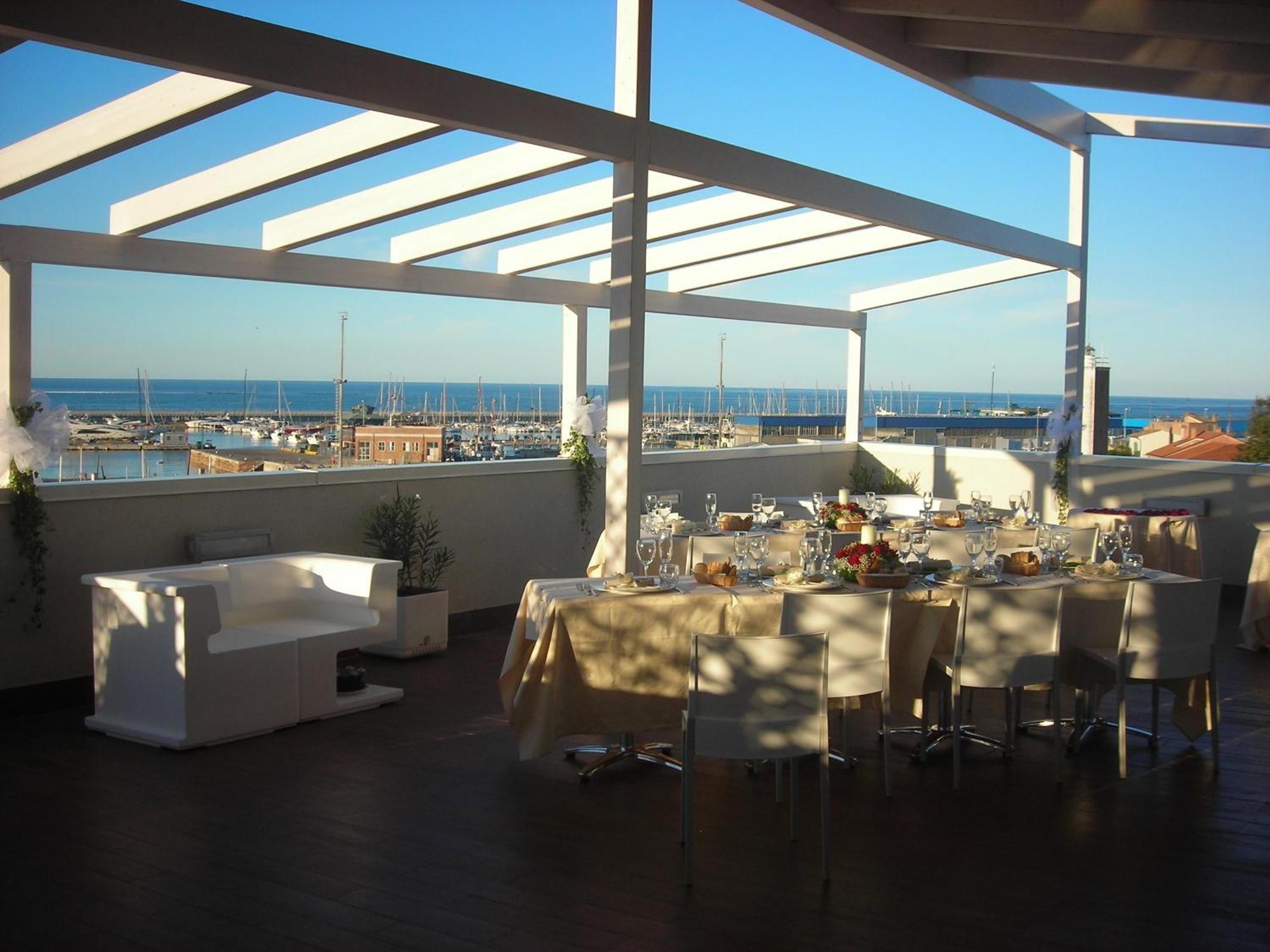 Astoria Hotel Pesaro Luaran gambar