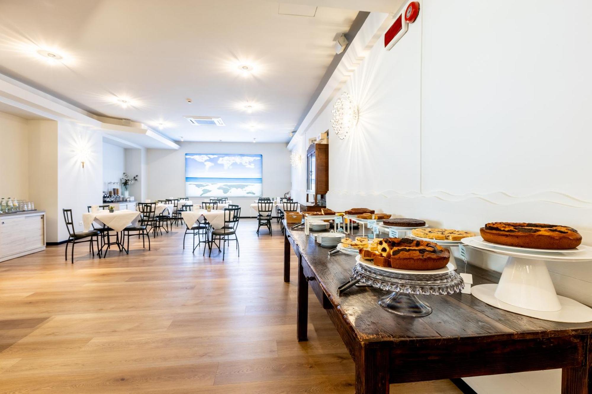 Astoria Hotel Pesaro Luaran gambar