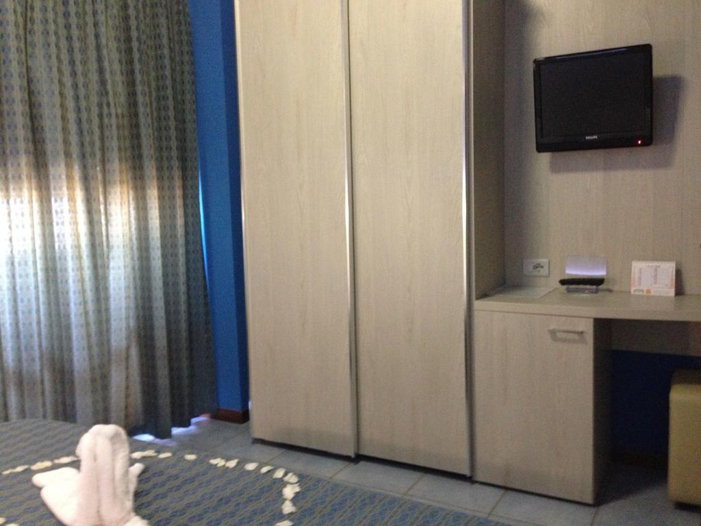 Astoria Hotel Pesaro Luaran gambar