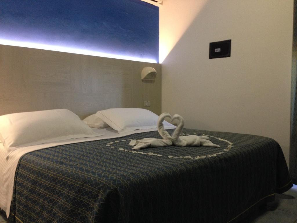 Astoria Hotel Pesaro Luaran gambar