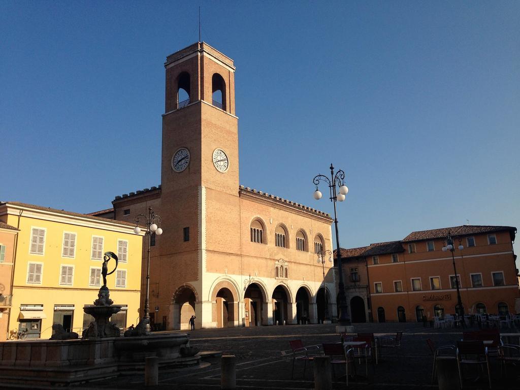 Astoria Hotel Pesaro Luaran gambar