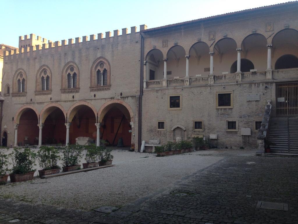 Astoria Hotel Pesaro Luaran gambar