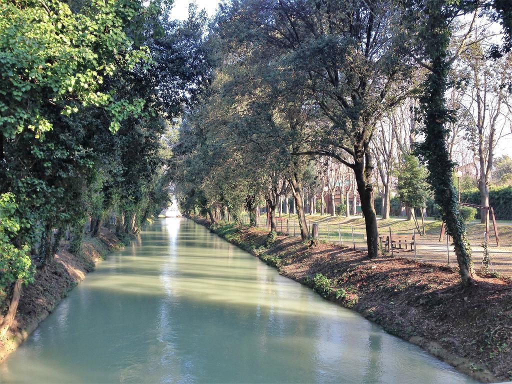 Astoria Hotel Pesaro Luaran gambar